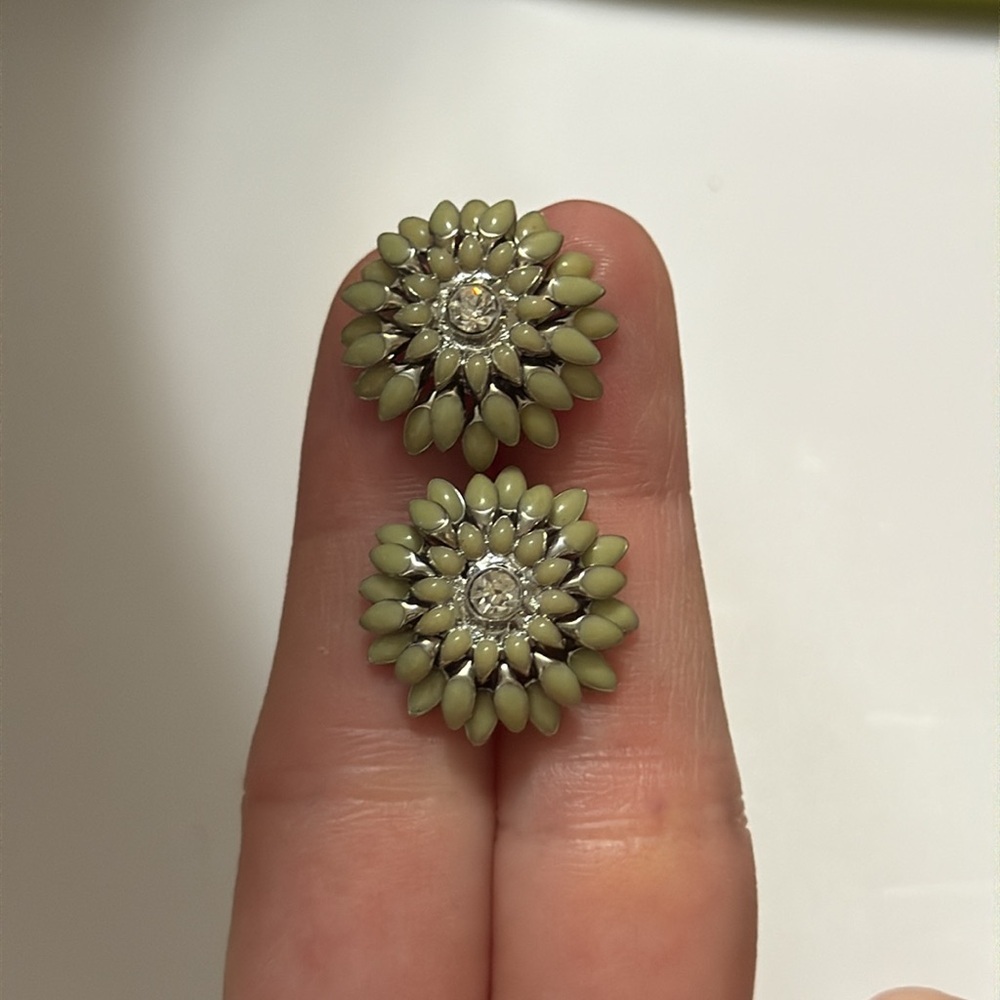 Sterling Silver 925 Elegant Floral Stud Earrings - Picture 11 of 12